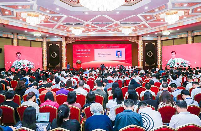 （第十九届中国方便食品大会现场）