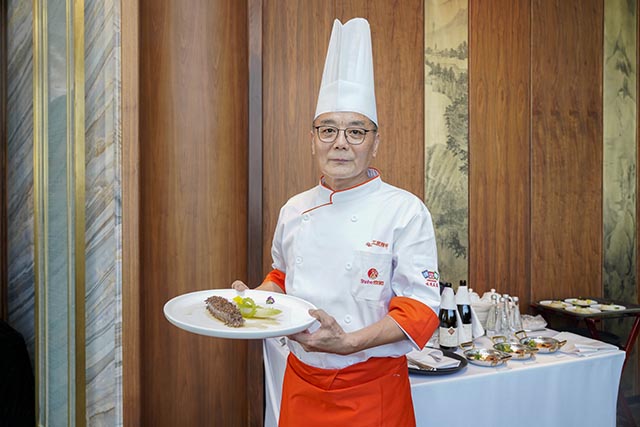 (中国烹饪大师、颜家菜传承人-颜卫星)