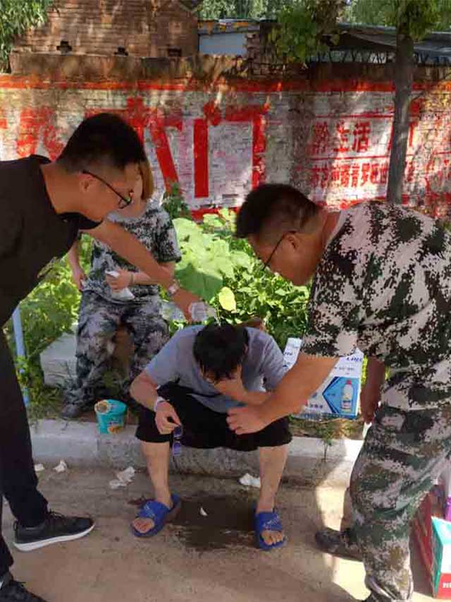 患者手上的手环还未取下