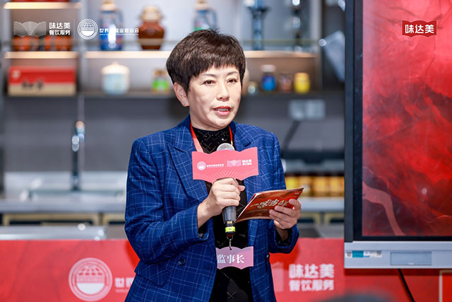 赛事监理长王朝辉登台致辞